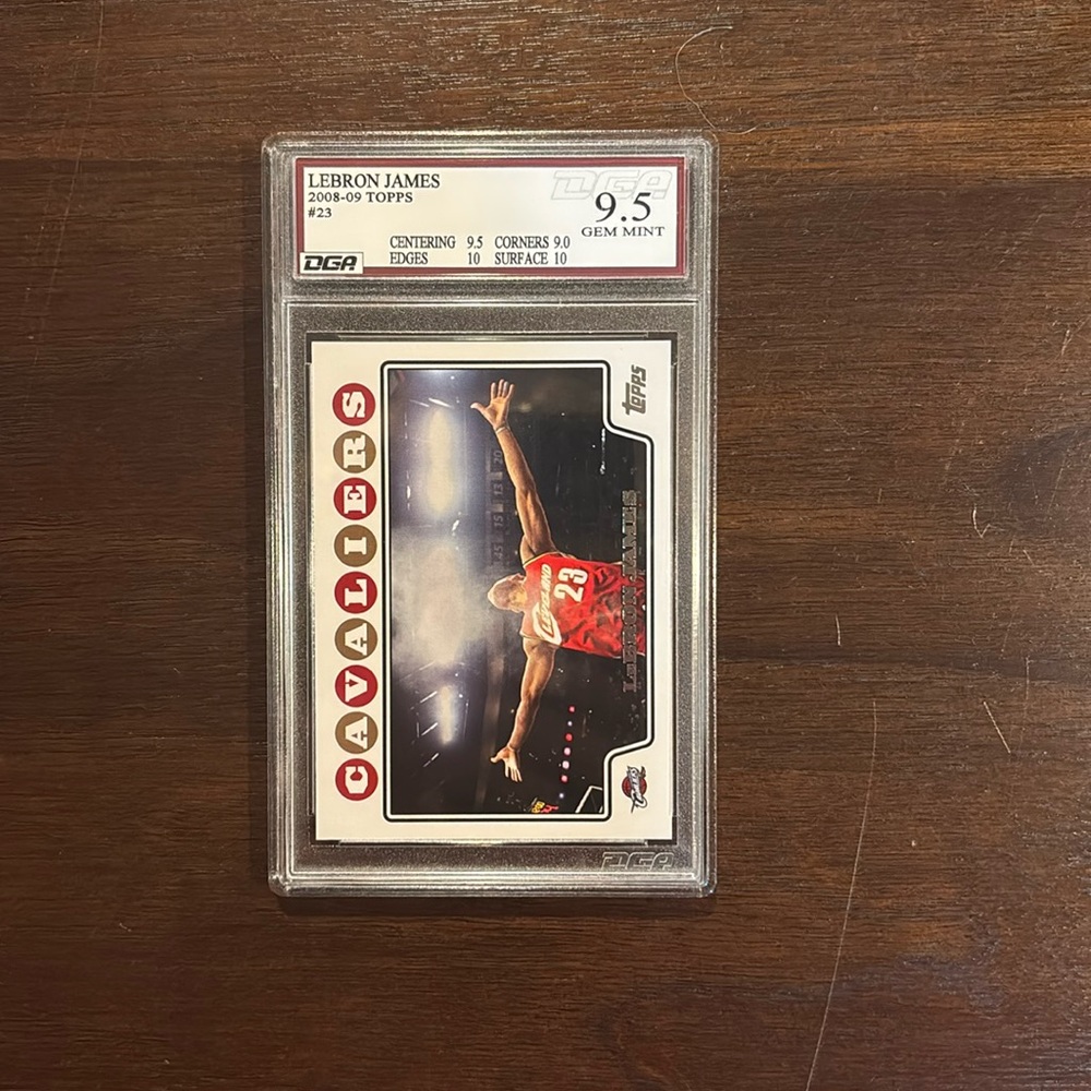Lebron James  DGA  9.5 2008-09 Topps Base card #23
